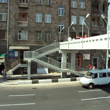 Cozy Studio In Yerevan'S Center Exteriör bild