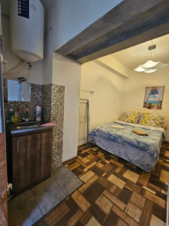 Cozy Studio In Yerevan'S Center Exteriör bild